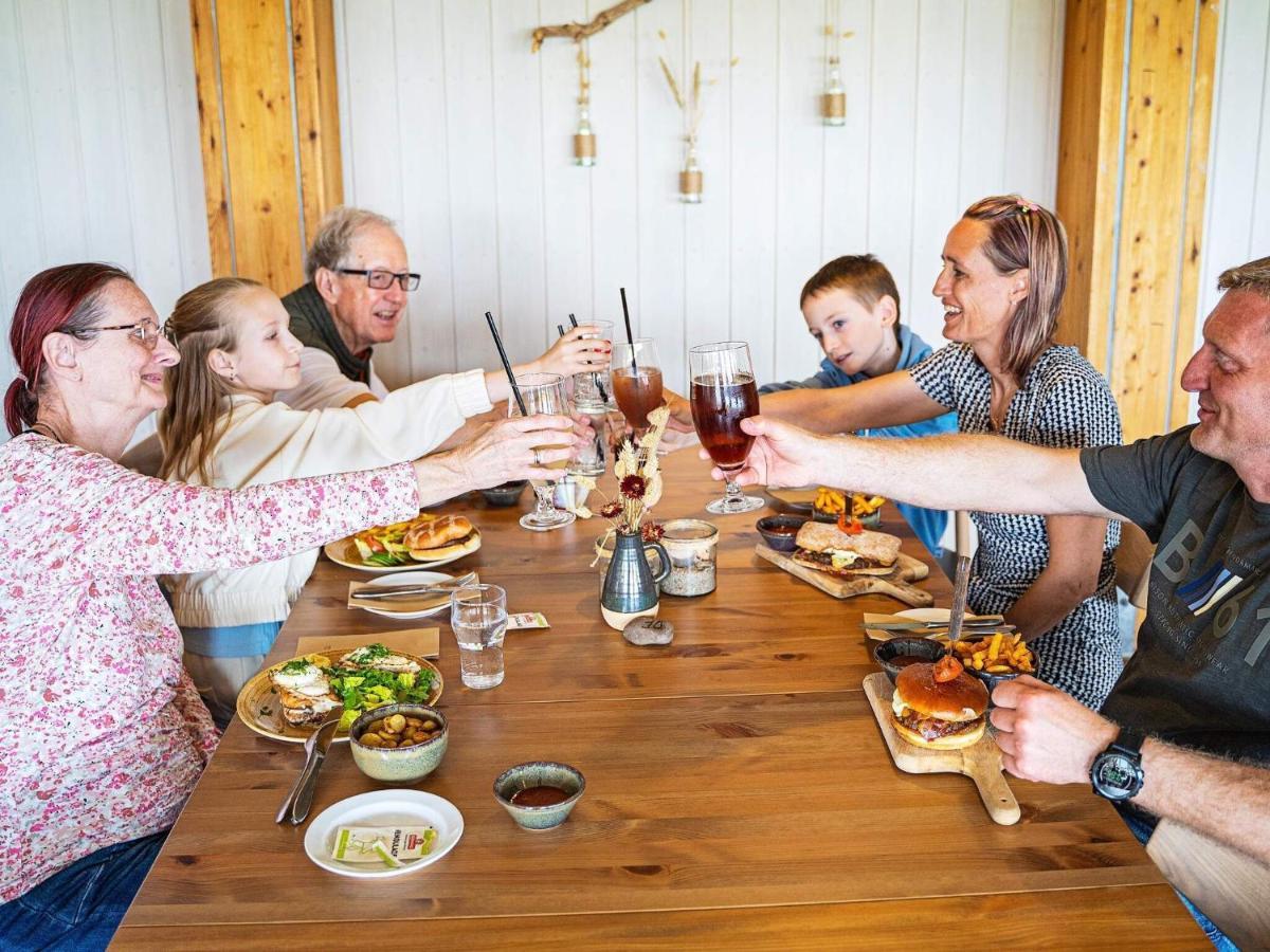 6 Person Holiday Home On A Holiday Park In ハンストホルム エクステリア 写真
